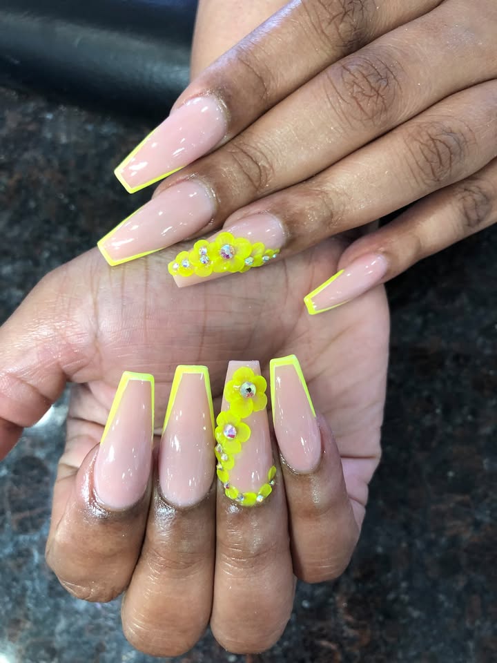 Golden Nails and Spa — hero