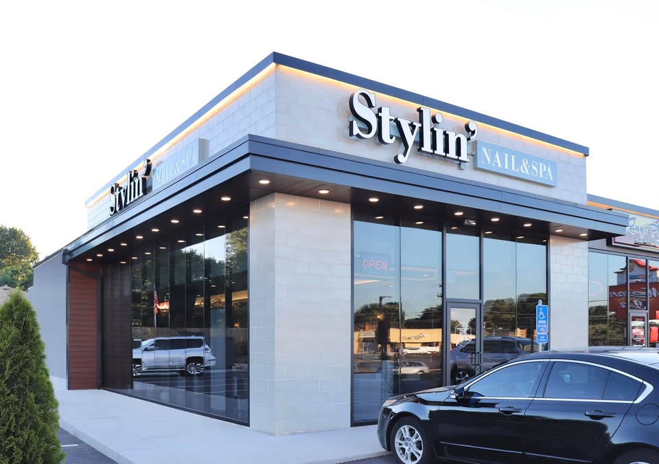 Stylin' Nails & Spa — hero